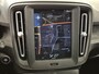 Volvo XC40 1.5 T2 Momentum Core | Cruise Control | Trekhaak | Navigatie | Apple CarPlay & Android Auto | Parkeercamera | Verwarmbare Voorruit | Donker Getint Glas |