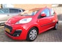 Peugeot 107 1.0 Active 5-Deurs * Airco * Mistlampen * Led Dagrij Verlichting * Set Winterbanden * Radio Cd Speler * TOP Onderhouden * Vingerhoets; Vierde Generatie Eersteklas Service !