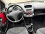 Peugeot 107 1.0 Active 5-Deurs * Airco * Mistlampen * Led Dagrij Verlichting * Set Winterbanden * Radio Cd Speler * TOP Onderhouden * Vingerhoets; Vierde Generatie Eersteklas Service !