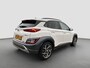 Hyundai Kona 1.6 GDI HEV 141pk Premium Sky | Camera | Schuifdak | Leder | 18'' velgen | Stoelventilatie | Stoelverwarming | Adaptive cruise controle | Keyless entry | Premium audio