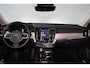 Volvo V90 T6 Recharge AWD Plus Dark - IntelliSafe Assist & Surround - 360º Camera - Harman/Kardon audio - Adaptieve LED koplampen - Verwarmde voorstoelen, stuur & achterbank - Parkeersensoren voor & achter - Elektr. bedienb. voorstoelen met geheugen - Extra getint glas - Elektr. inklapbare trekhaak - 19' LMV