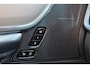 Volvo V90 T6 Recharge AWD Plus Dark - IntelliSafe Assist & Surround - 360º Camera - Harman/Kardon audio - Adaptieve LED koplampen - Verwarmde voorstoelen, stuur & achterbank - Parkeersensoren voor & achter - Elektr. bedienb. voorstoelen met geheugen - Extra getint glas - Elektr. inklapbare trekhaak - 19' LMV