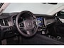 Volvo V90 T6 Recharge AWD Plus Dark - IntelliSafe Assist & Surround - 360º Camera - Harman/Kardon audio - Adaptieve LED koplampen - Verwarmde voorstoelen, stuur & achterbank - Parkeersensoren voor & achter - Elektr. bedienb. voorstoelen met geheugen - Extra getint glas - Elektr. inklapbare trekhaak - 19' LMV