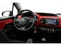 Toyota Yaris 1.3 VVT-i Dynamic | Volledige dealerhistorie | Trekhaak | Navigatie | Cruise Control | Airco | Camera | 16 inch | Bluetooth | Dakspoiler