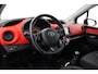 Toyota Yaris 1.3 VVT-i Dynamic | Volledige dealerhistorie | Trekhaak | Navigatie | Cruise Control | Airco | Camera | 16 inch | Bluetooth | Dakspoiler