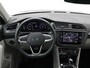 Volkswagen Tiguan 1.4 TSI eHybrid R-Line | Pano dak | Camera | Stoelverwarming | Elekt. Achterklep | Keyless Entry | Navigatie |