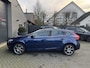 Volvo V40 Cross Country 2.0 D3 Momentum | Navigatie | Lederen Bekleding | Stoelverwarming | Trekhaak |