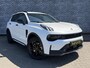 Lynk & Co 01 Plug-in Hybrid 1.5 Core Black Edition | Elegante en stoere SUV met 1.800 kg trekvermogen | Nieuw model | LM velgen 19 inch | Adaptive Cruise Control | Premium Audio Systeem | Apple Carplay/Android Auto | Stoelverwarming | Achteruitrijcamera | Keyless Entry