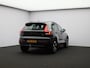 Volvo XC40 2.0 B4 Plus Dark / Trekhaak / All Season Banden / Stoel+Stuurwielverwarming / Elek. verstelbare stoelen / Harman Kardon Audio / Blis