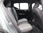 Volvo XC40 2.0 B4 Plus Dark / Trekhaak / All Season Banden / Stoel+Stuurwielverwarming / Elek. verstelbare stoelen / Harman Kardon Audio / Blis