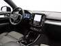 Volvo XC40 2.0 B4 Plus Dark / Trekhaak / All Season Banden / Stoel+Stuurwielverwarming / Elek. verstelbare stoelen / Harman Kardon Audio / Blis