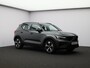Volvo XC40 2.0 B4 Plus Dark / Trekhaak / All Season Banden / Stoel+Stuurwielverwarming / Elek. verstelbare stoelen / Harman Kardon Audio / Blis