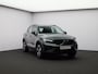Volvo XC40 2.0 B4 Plus Dark / Trekhaak / All Season Banden / Stoel+Stuurwielverwarming / Elek. verstelbare stoelen / Harman Kardon Audio / Blis