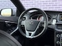 Volvo V40 2.0 T5 R-Design | Parkeercamera | Keyless entry/start | Panoramadak | Elektrisch vertelbare bestuurdersstoel met geheugen | Stoelverwarming | LED |
