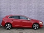 Volvo V40 2.0 T5 R-Design | Parkeercamera | Keyless entry/start | Panoramadak | Elektrisch vertelbare bestuurdersstoel met geheugen | Stoelverwarming | LED |