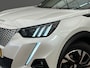Peugeot e-2008 EV GT 50 kWh Cruise Control | Navigatie | Camera | Full LED koplampen | Climate Controle | | Achteruitrijcamera | Afwijkende dakkleur | Bluetooth telefoonvoorbereiding