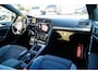 Volkswagen Golf 1.0 TSI Highline | R-line | Achteruitrijcamera | Pano