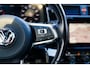 Volkswagen Golf 1.0 TSI Highline | R-line | Achteruitrijcamera | Pano