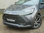 Toyota C-HR 2.0 Plug-in Hybrid 220 Dynamic|Stoel/Stuurverwarming|Groot-Navi|Adaptive-Cruise|Apple-Carplay/Android-Auto