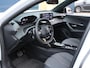 Peugeot 2008 1.2 PureTech 130 Allure | Navigatie | Achteruitrijcamera | Climate Control | Cruise Control | Parkeersensoren v+a | Draadloze Apple Carplay / Android Auto | Digitaal instrumentenpaneel | Armsteun | Elektrisch inklapbare spiegels | DAB+ radio | Led koplampen | Donker getint glas | 17" lichtmetalen velgen |