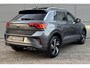 Volkswagen T-Roc 1.5 TSI R-Line / Electrisch Schuifdak / Keyless entry & Start / Led Koplampen / Apple Car Play / Parkeercamera / Parkeersensoren / Digitaal dashboard / Stoelverwarming voor /