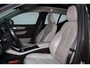 Volvo XC40 T4 Inscription - Panorama/schuifdak - IntelliSafe Assist & Surround - Verwarmde voorstoelen - Parkeercamera achter - Parkeersensoren voor & achter - Elektr. bedienb. voorstoelen met geheugen links - Elektr. inklapbare trekhaak - 18' LMV