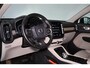 Volvo XC40 T4 Inscription - Panorama/schuifdak - IntelliSafe Assist & Surround - Verwarmde voorstoelen - Parkeercamera achter - Parkeersensoren voor & achter - Elektr. bedienb. voorstoelen met geheugen links - Elektr. inklapbare trekhaak - 18' LMV