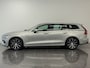 Volvo V60 2.0 T6 Plug-in hybrid AWD Essential Bright | Achterbank verwarmd | Achteruitrijcamera | Chroom delen exterieur