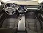 Volvo V60 2.0 B3 Momentum Business | Trekhaak | 19'' Velgen | Adaptieve Cruise control | Stoel en stuurwielverwarming | Camera | Parkeersensoren voor en achter | LED |
