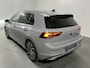 Volkswagen Golf 1.5 eTSI Style / AUTOMAAT/ CAMERA/ PARK. SENSOREN/ MEMORY ERGO ACTIVE SEATS/ IQ. LIGHT/ STOEL-STUURVERWARM./ ADAPT. CRUISE/ APP CONNECT/ NAVI/ CLIMA/ DAB/ 17" LMV