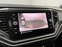 Volkswagen T-Roc 1.5 TSI Sport / AUTOMAAT/ PANO/ PARK. SENSOREN + CAMERA/ RIJ-MODI/ LED/ ADAPT. CRUISE/ 18" LMV/ DIGITAL DASH/ CLIMA/ NAVI/ DAB