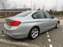 BMW 3-Serie 320i Edition Business*NEW APK*CRUISE*NAVI*PARK SENSOREN*VELGEN*ELKT-RAAM*C-D AFSTAND