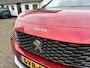 Peugeot 3008 1.6 HYbrid 225 PK Allure | Navigatie | Plug-In Hybride | Climate Control | Cruise Control | Camera | LED Verlichting | 18" Lichtmetalen Velgen | All Season Banden | Stoelverwarming | Parkeersensoren | Dode Hoek Bewaking |