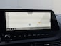 Hyundai i20 1.0 T-GDI Comfort Smart Automaat / Fabrieksgarantie tot 10-2027 / Apple Carplay & Android Auto / Dealer onderhouden / Navigatie / Stuur & Stoelverwarming / Achteruitrijcamera / Cruise / DAB /