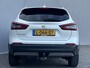 Nissan Qashqai 1.3 DIG-T Design Edition / Trekhaak 1500kg) / Dealeronderhouden / Panoramadak / Climate Control / Cruise Control / Rondzichtcamera / Apple Carplay/Android Auto / Navigatie /