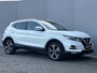 Nissan Qashqai 1.3 DIG-T Design Edition / Trekhaak 1500kg) / Dealeronderhouden / Panoramadak / Climate Control / Cruise Control / Rondzichtcamera / Apple Carplay/Android Auto / Navigatie /