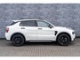 Lynk & Co 01 1.5 Core PHEV Black Edition | Luxe SUV met 1.800 kg trekvermogen | Nieuw model | LM velgen 19 inch | Adaptive Cruise Control | Premium Audio Systeem | Apple Carplay/Android Auto | Stoelverwarming | Achteruitrijcamera | Keyless Entry