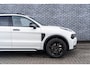 Lynk & Co 01 1.5 Core PHEV Black Edition | Luxe SUV met 1.800 kg trekvermogen | Nieuw model | LM velgen 19 inch | Adaptive Cruise Control | Premium Audio Systeem | Apple Carplay/Android Auto | Stoelverwarming | Achteruitrijcamera | Keyless Entry