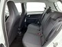 Volkswagen Up! | 65 PK High UP! | Stoelverwarming | Cruise Control | Stuurbediening | Lichtmetalen Velgen | Parkeersensoren | Parkeercamera |