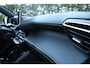Peugeot e-2008 EV GT 50 kWh | Adapt. Cruise | Schuif/kantel dak | Stoelverwarming | Camera | Keyless | Navi | Carplay