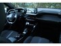 Peugeot e-2008 EV GT 50 kWh | Adapt. Cruise | Schuif/kantel dak | Stoelverwarming | Camera | Keyless | Navi | Carplay