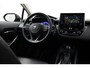 Toyota Corolla 1.8 Hybrid Executive | Navigatie | Head-up display | Dodehoek detectie | Stoel-/achterbankverwarming | Stuurwiel verwarmd | Full LED | 18 inch | Parkeersensoren voor/achter