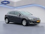 Opel Astra 1.4 Turbo Blitz, achteruitrijcamera, navigatie, 1/2 lederen interieur, parkeersensoren voor en achter, luxe uitvoering