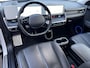Hyundai Ioniq 5 Lounge 73kWh Automaat / Fabrieksgarantie tot 11-2026* / Batterij 8 jaar garantie / Accu SoH 100% / Afn. trekhaak 1.600 kg / HUD / Camera 360° / Stoelventilatie / Stuur-, stoel- en achterbankverwarming / Adapt. CC / 20"LM wielen / Winterwielen set gebruikt tegen meerprijs € 599 /
