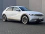 Hyundai Ioniq 5 Lounge 73kWh Automaat / Fabrieksgarantie tot 11-2026* / Batterij 8 jaar garantie / Accu SoH 100% / Afn. trekhaak 1.600 kg / HUD / Camera 360° / Stoelventilatie / Stuur-, stoel- en achterbankverwarming / Adapt. CC / 20"LM wielen / Winterwielen set gebruikt tegen meerprijs € 599 /