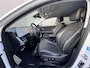 Hyundai Ioniq 5 Lounge 73kWh Automaat / Fabrieksgarantie tot 11-2026* / Batterij 8 jaar garantie / Accu SoH 100% / Afn. trekhaak 1.600 kg / HUD / Camera 360° / Stoelventilatie / Stuur-, stoel- en achterbankverwarming / Adapt. CC / 20"LM wielen / Winterwielen set gebruikt tegen meerprijs € 599 /
