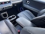 Hyundai Ioniq 5 Lounge 73kWh Automaat / Fabrieksgarantie tot 11-2026* / Batterij 8 jaar garantie / Accu SoH 100% / Afn. trekhaak 1.600 kg / HUD / Camera 360° / Stoelventilatie / Stuur-, stoel- en achterbankverwarming / Adapt. CC / 20"LM wielen / Winterwielen set gebruikt tegen meerprijs € 599 /