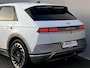 Hyundai Ioniq 5 Lounge 73kWh Automaat / Fabrieksgarantie tot 11-2026* / Batterij 8 jaar garantie / Accu SoH 100% / Afn. trekhaak 1.600 kg / HUD / Camera 360° / Stoelventilatie / Stuur-, stoel- en achterbankverwarming / Adapt. CC / 20"LM wielen / Winterwielen set gebruikt tegen meerprijs € 599 /