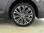 Toyota Corolla Touring Sports 2.0 Hybrid Style Dealeronderhouden | Stoelverwarming | Parkeersensoren V+A | 17'' LM-Velgen | Donker Getinte Achterruiten |