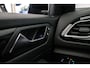 Volkswagen T-Roc R-Line Edition 1.5 TSI 150pk DSG Automaat Trekhaak, Adaptive cruise control, Navigatie, Achteruitrijcamera, Stoelverwarming, Parkeersensoren, App connect